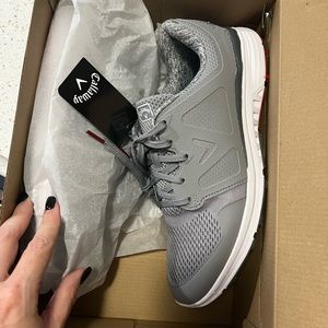 NWB a Womens Callaway Solana Golf Shoe 9